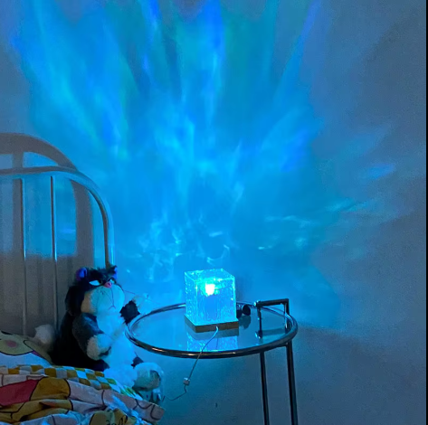 Lampka nocna RGB z falami oceanicznymi